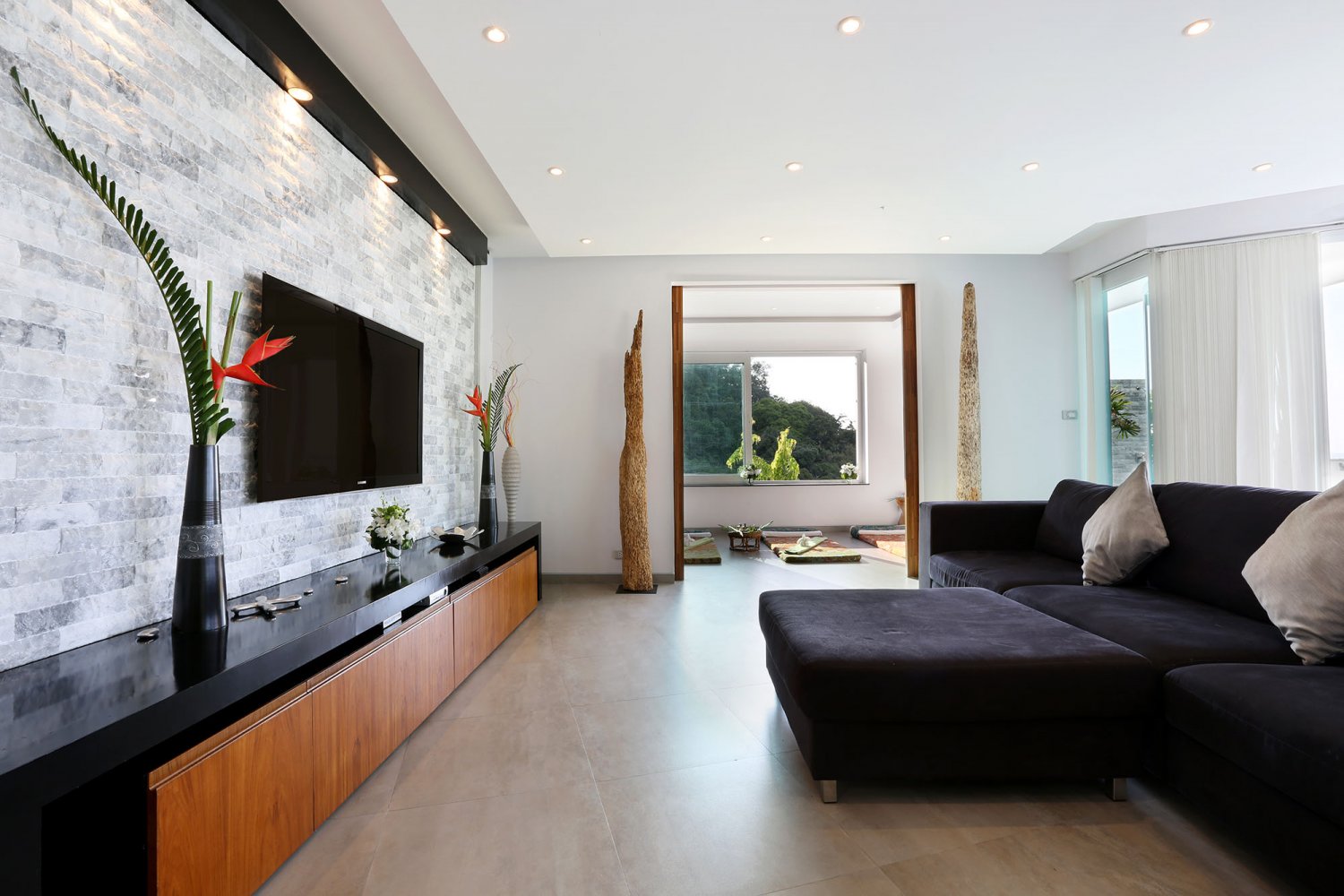 Property image - full photo 30