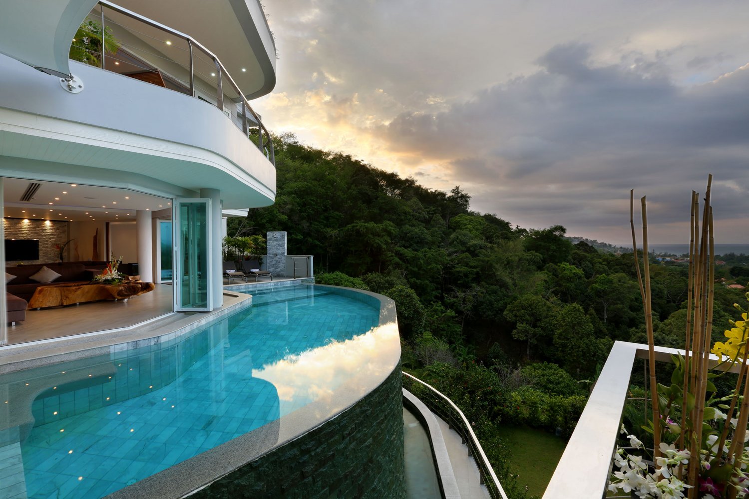 Property image - full photo 6