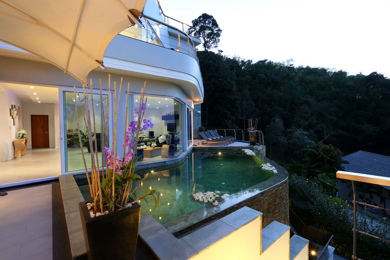 Property image - full photo 57