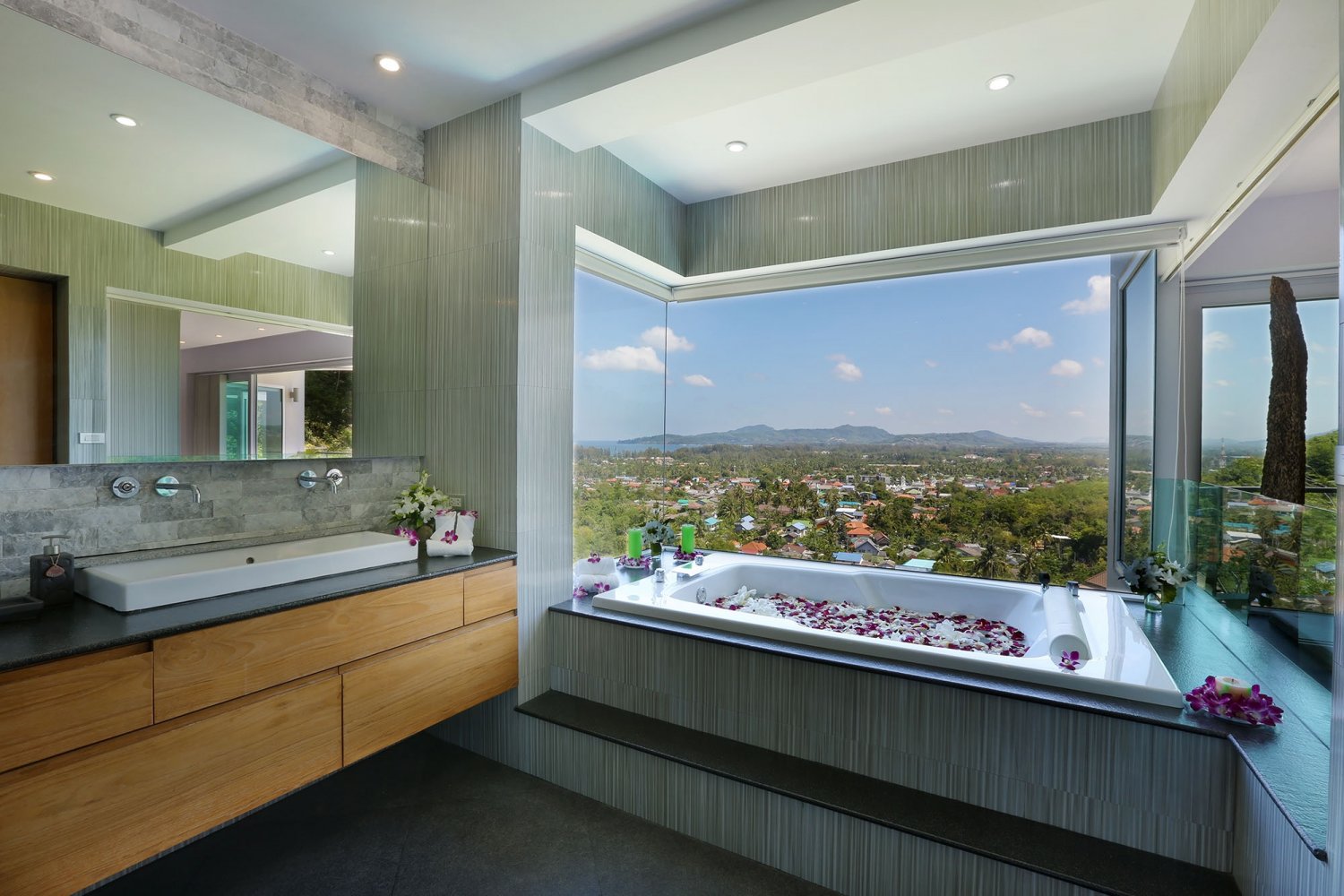 Property image - full photo 45