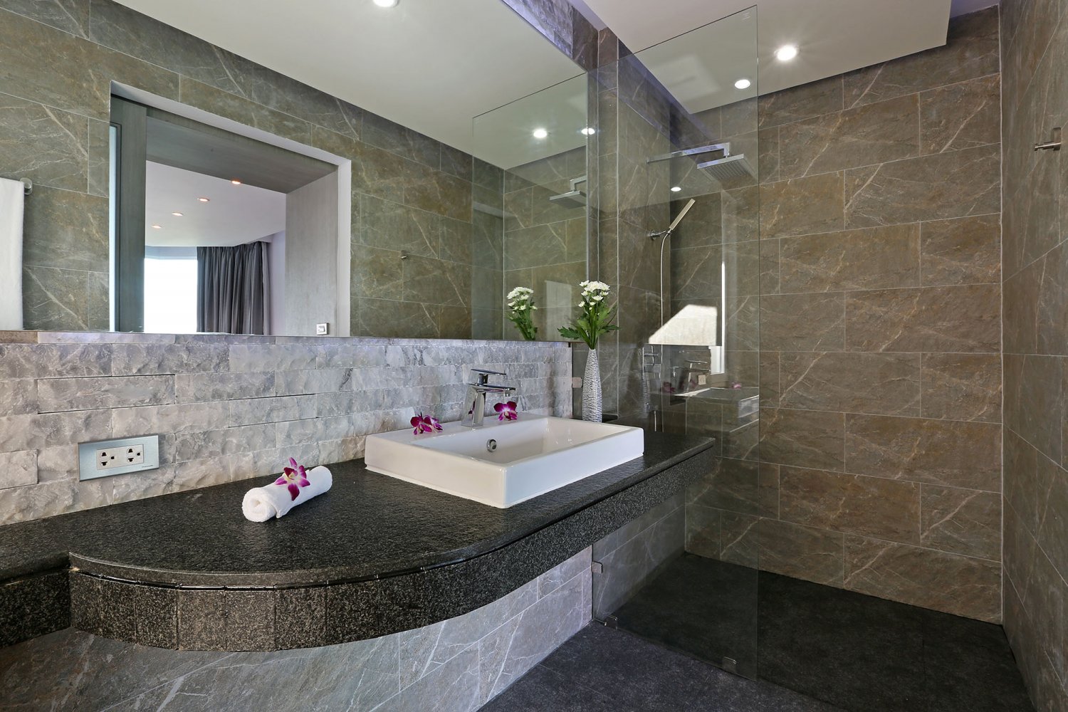 Property image - full photo 76