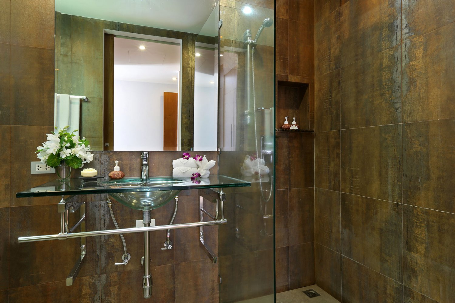 Property image - full photo 29