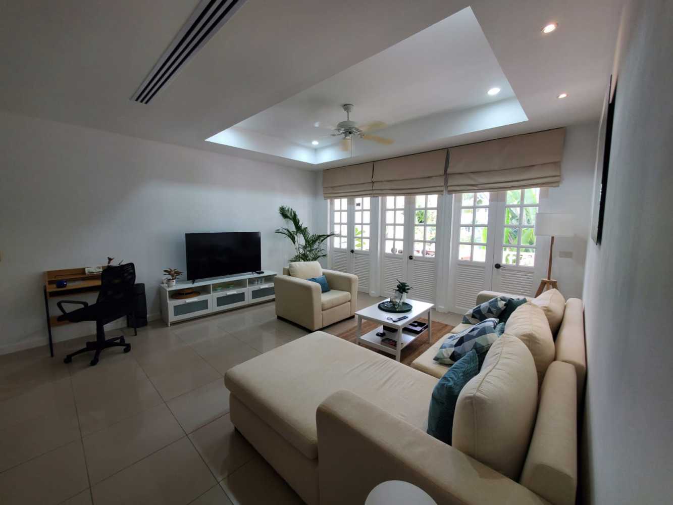 Property image - full photo 14