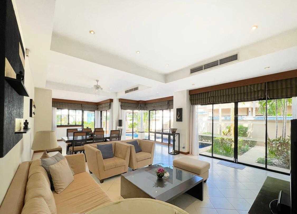 Property image - full photo 3