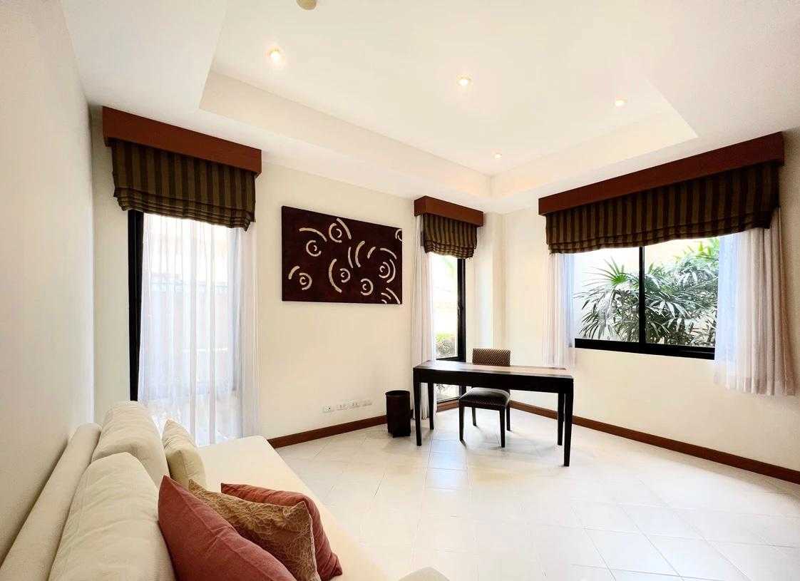 Property image - full photo 8