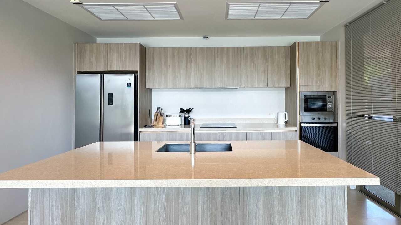 Property image - full photo 11