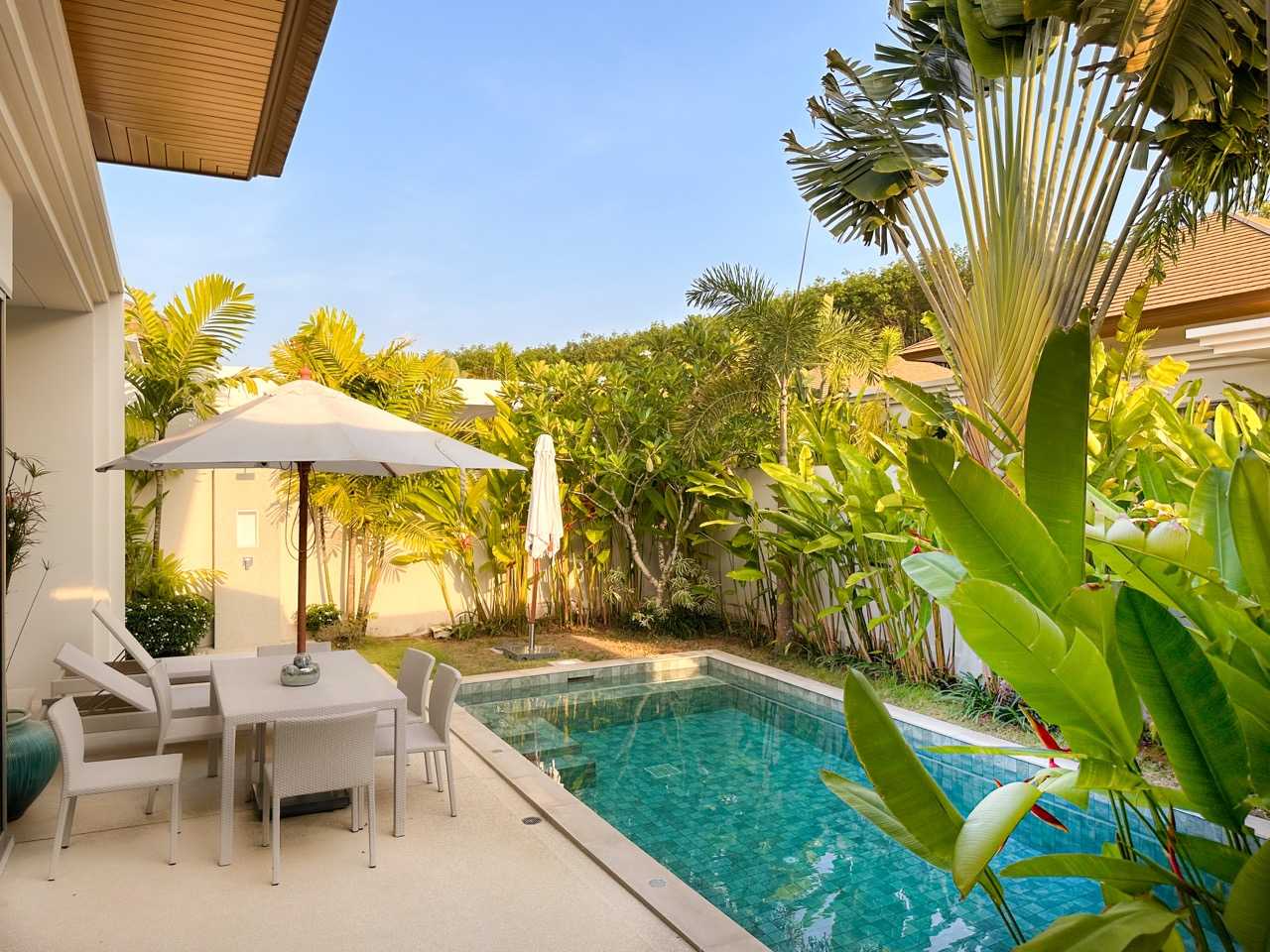 Property image - full photo 2