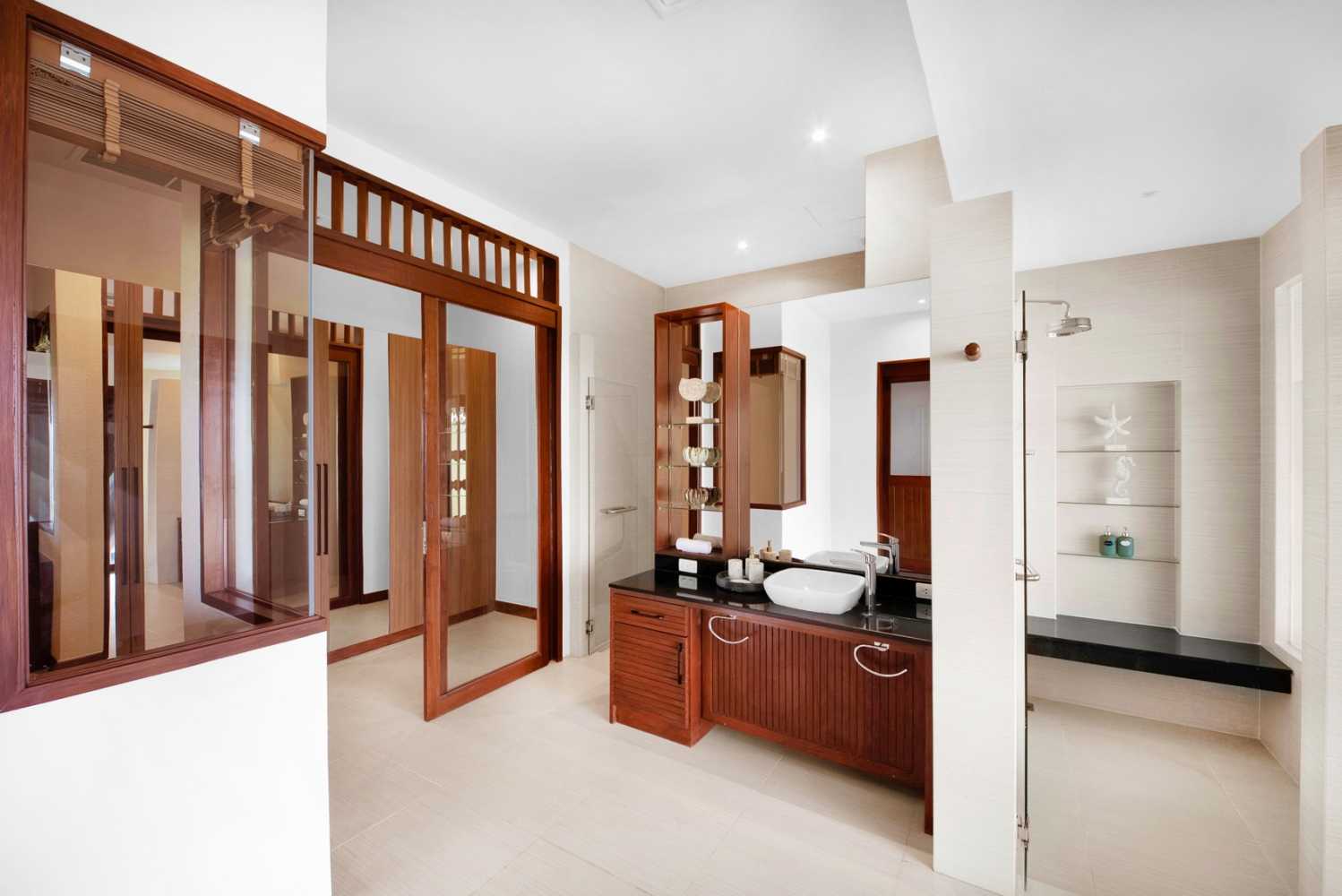 Property image - full photo 42
