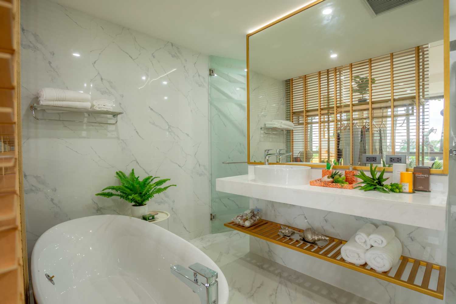 Property image - full photo 13