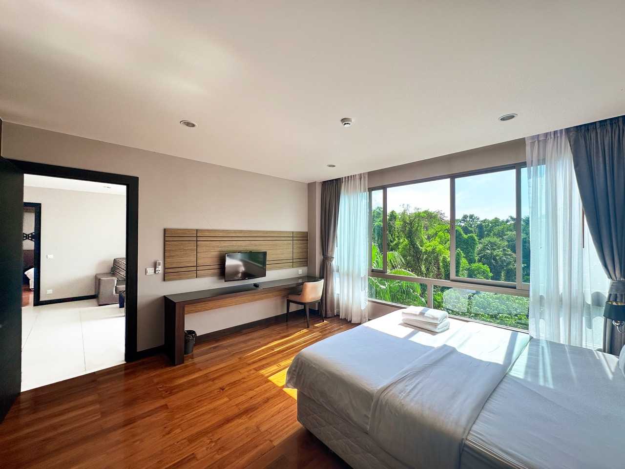 Property image - full photo 11