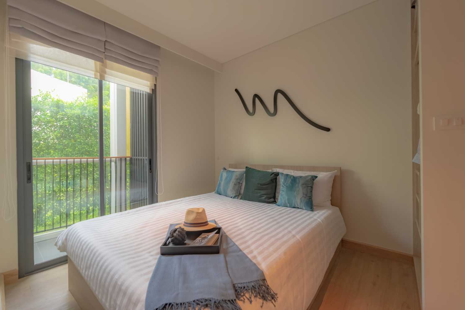 Property image - full photo 5