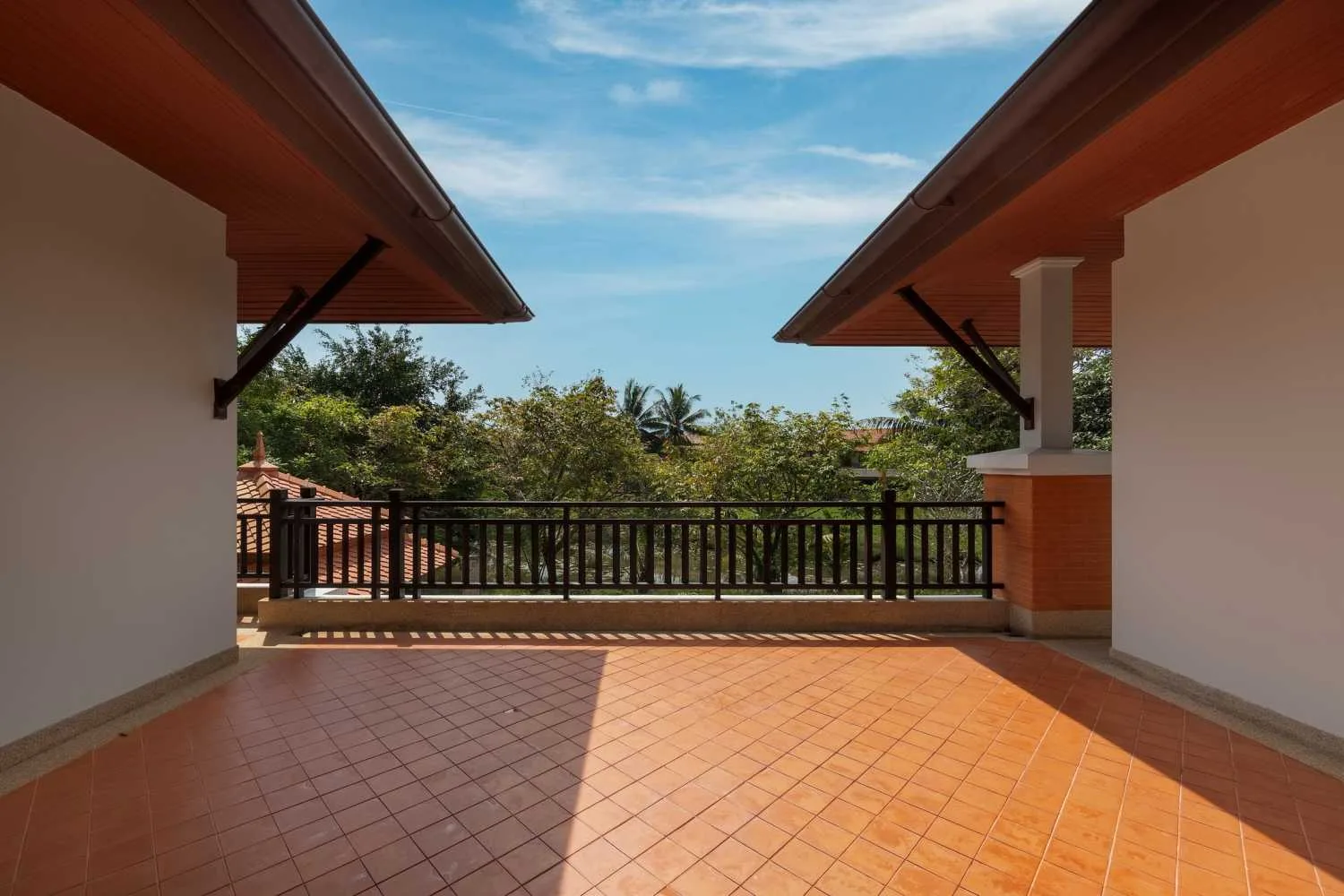 Property image - full photo 38