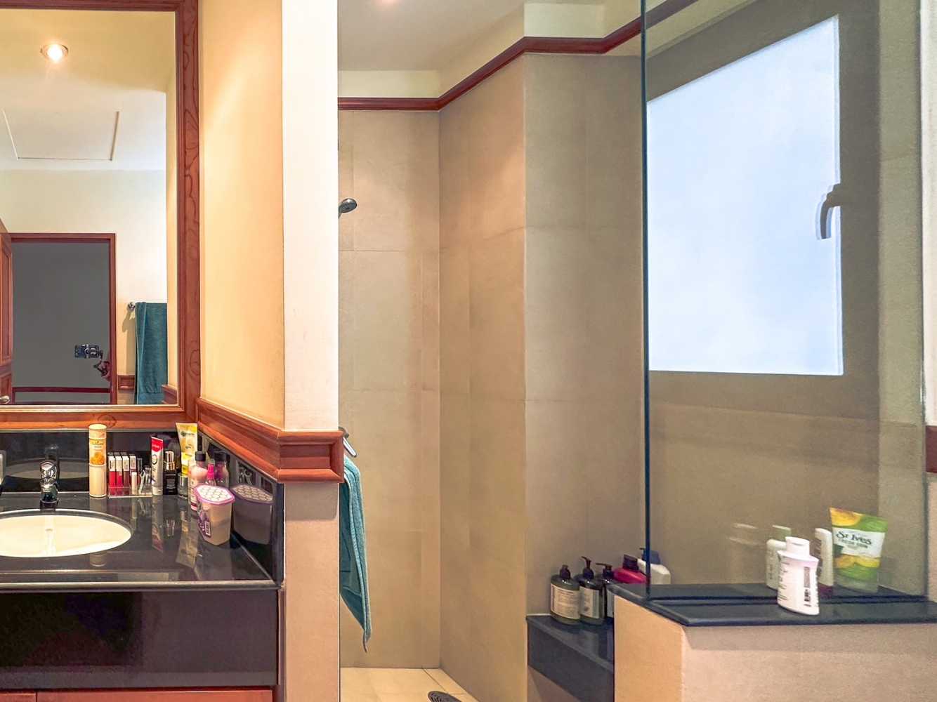 Property image - full photo 16