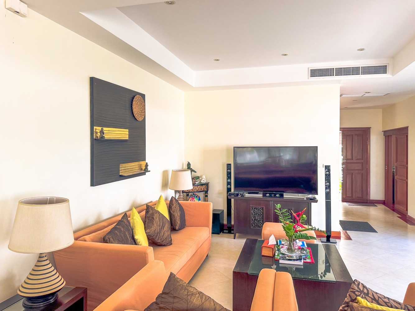 Property image - full photo 4