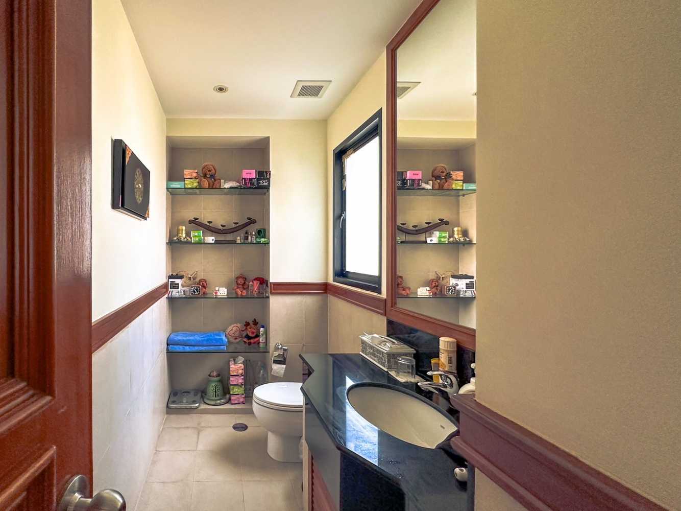 Property image - full photo 11