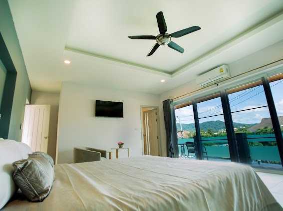 Property image - full photo 16