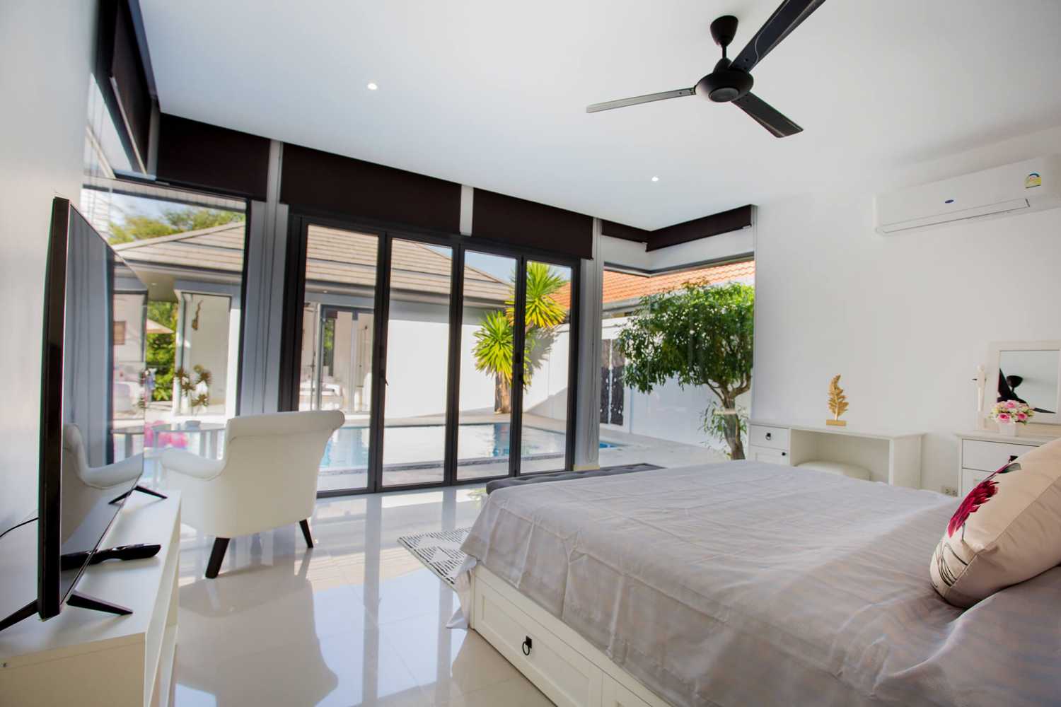 Property image - full photo 29