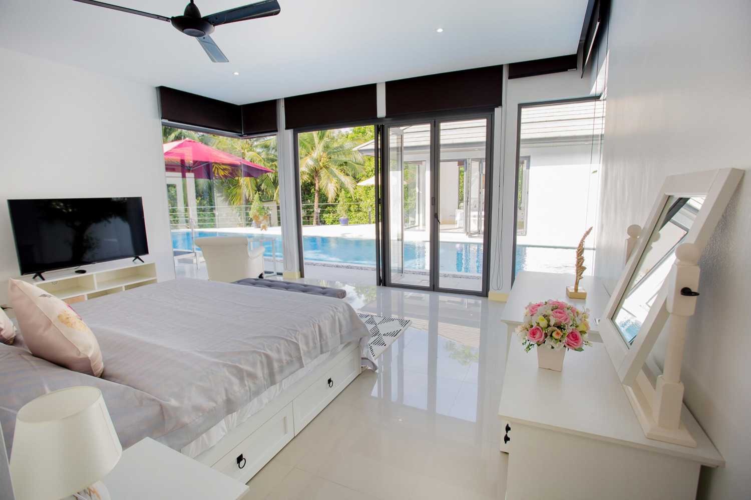 Property image - full photo 32