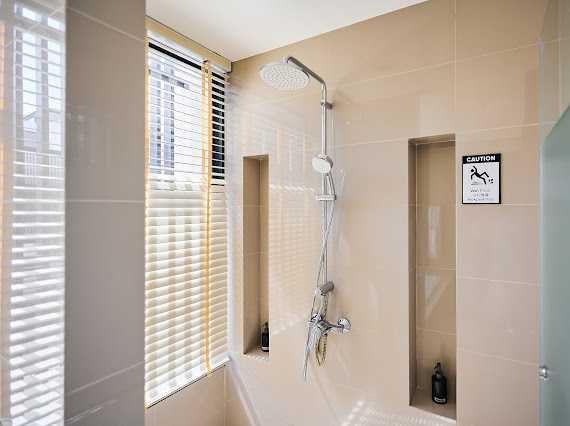 Property image - full photo 10