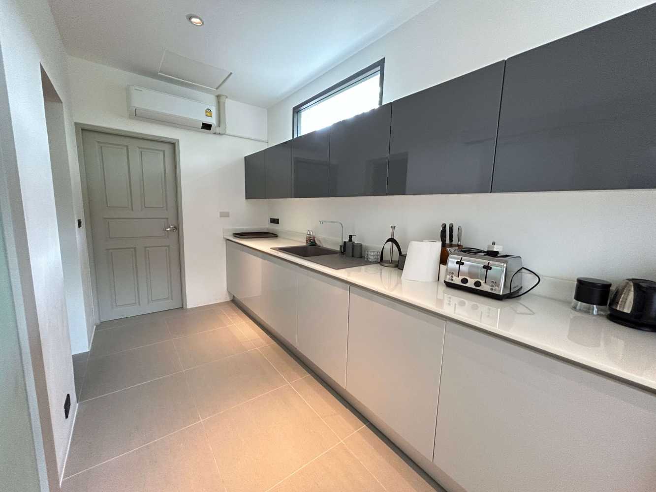 Property image - full photo 11