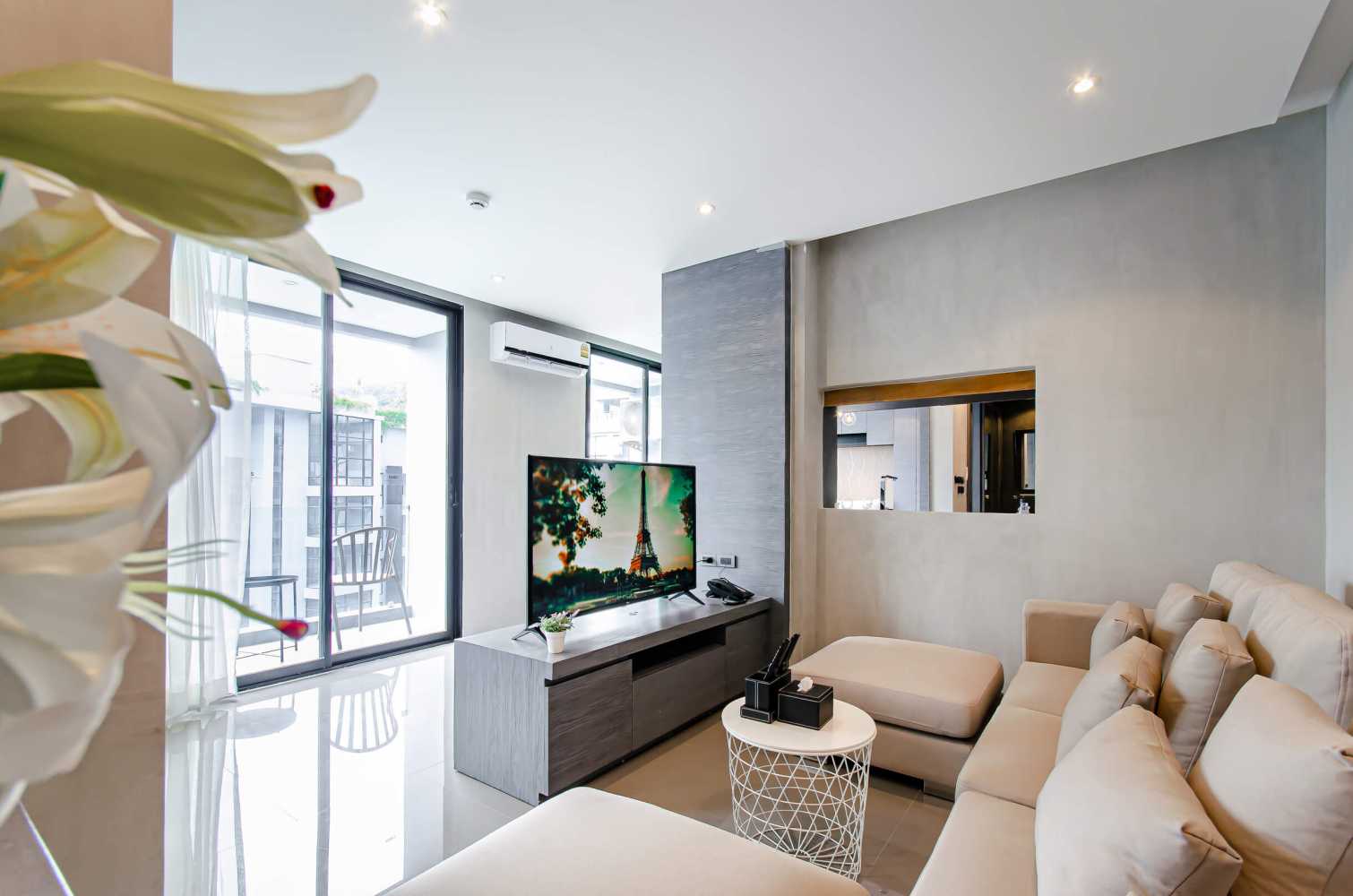 Property image - full photo 12