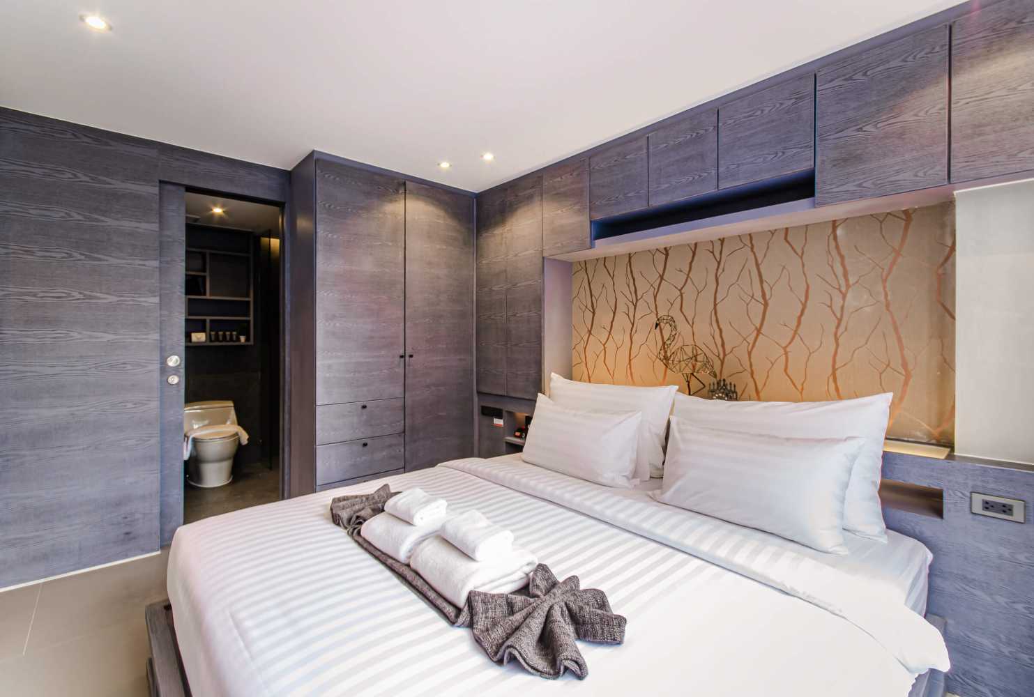Property image - full photo 11