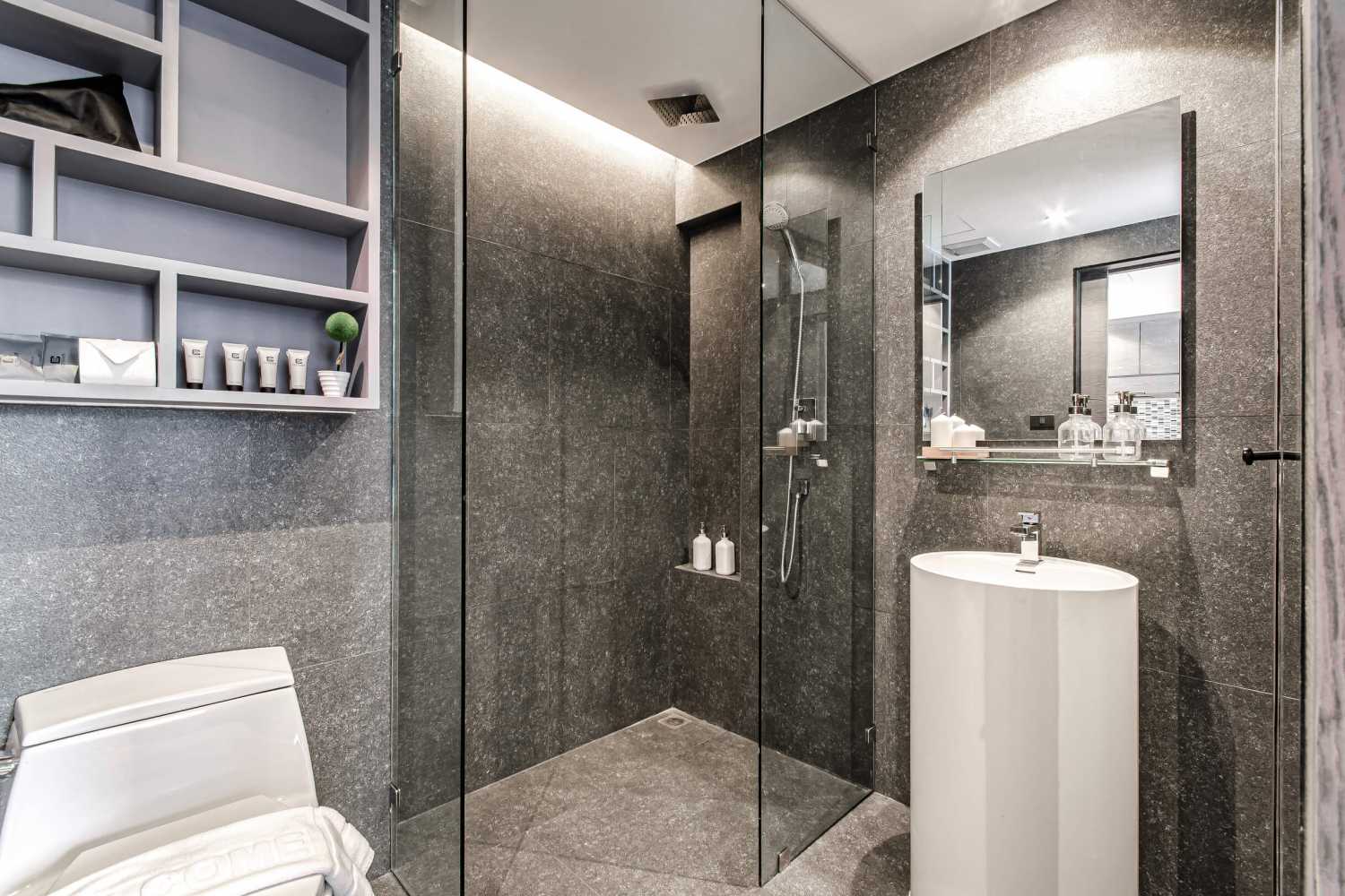 Property image - full photo 9