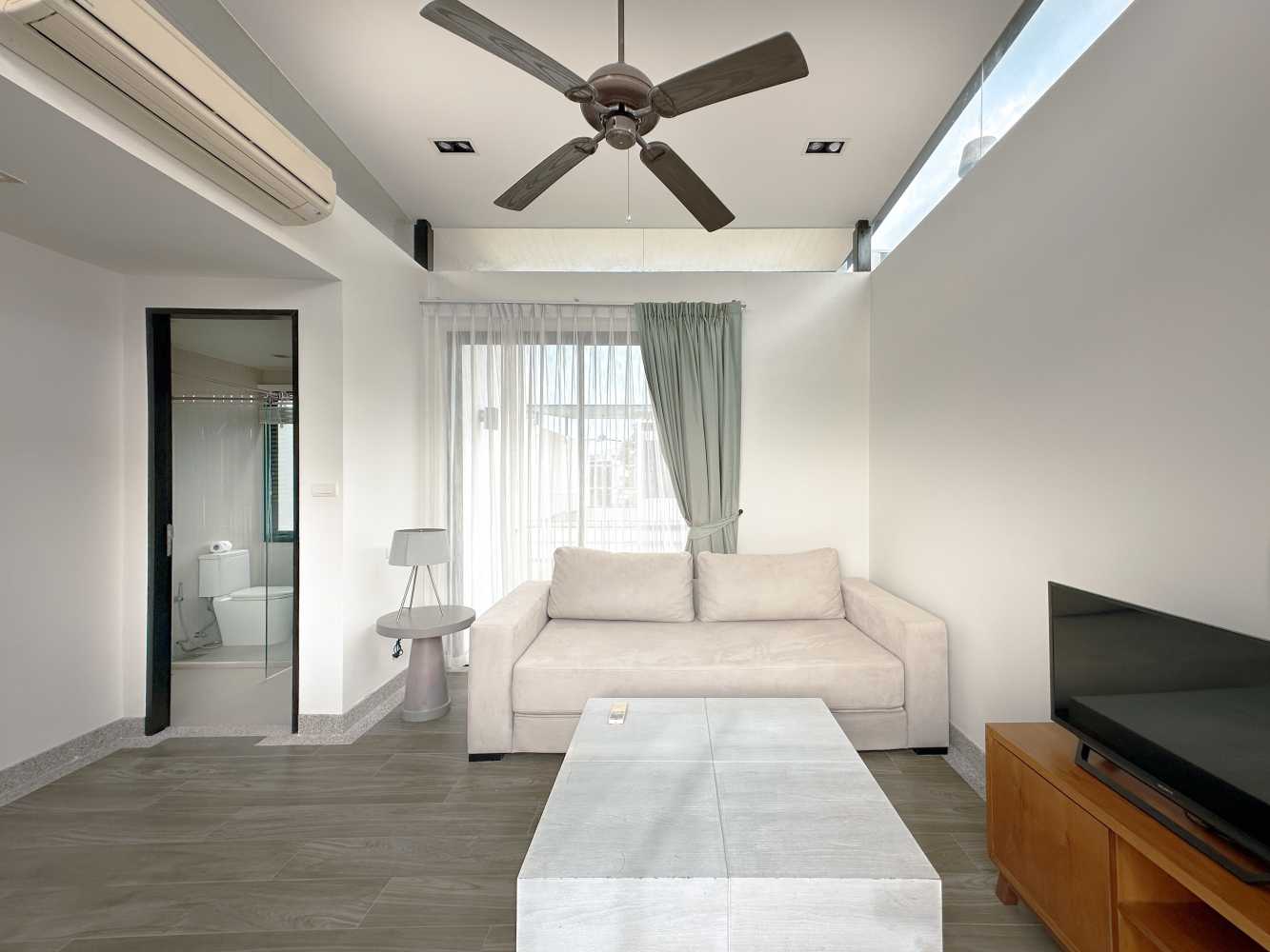 Property image - full photo 10