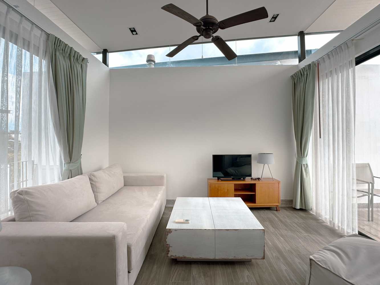 Property image - full photo 11