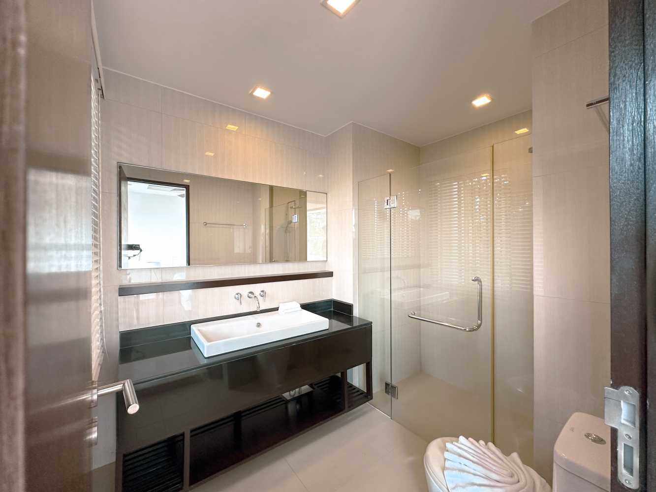 Property image - full photo 6