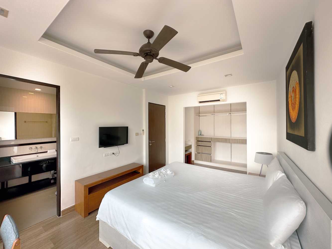 Property image - full photo 5