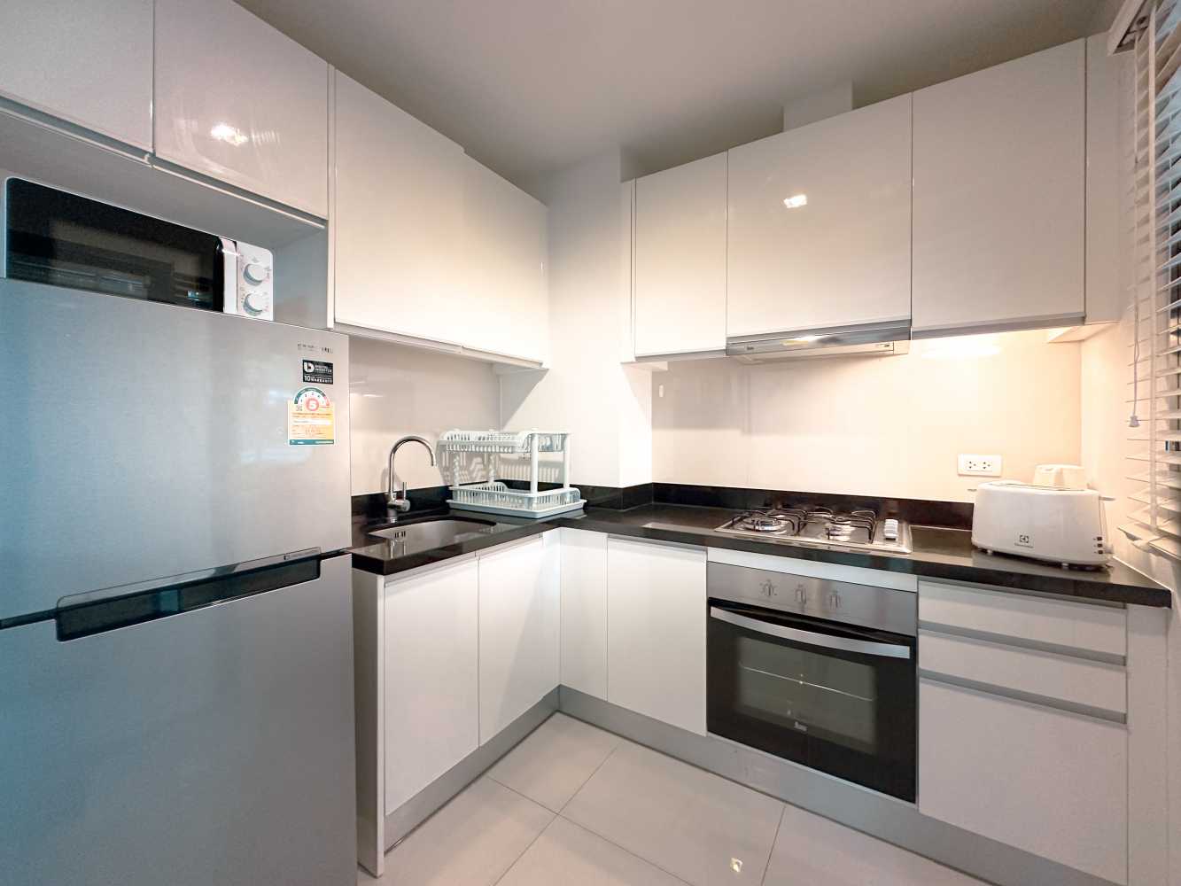 Property image - full photo 3