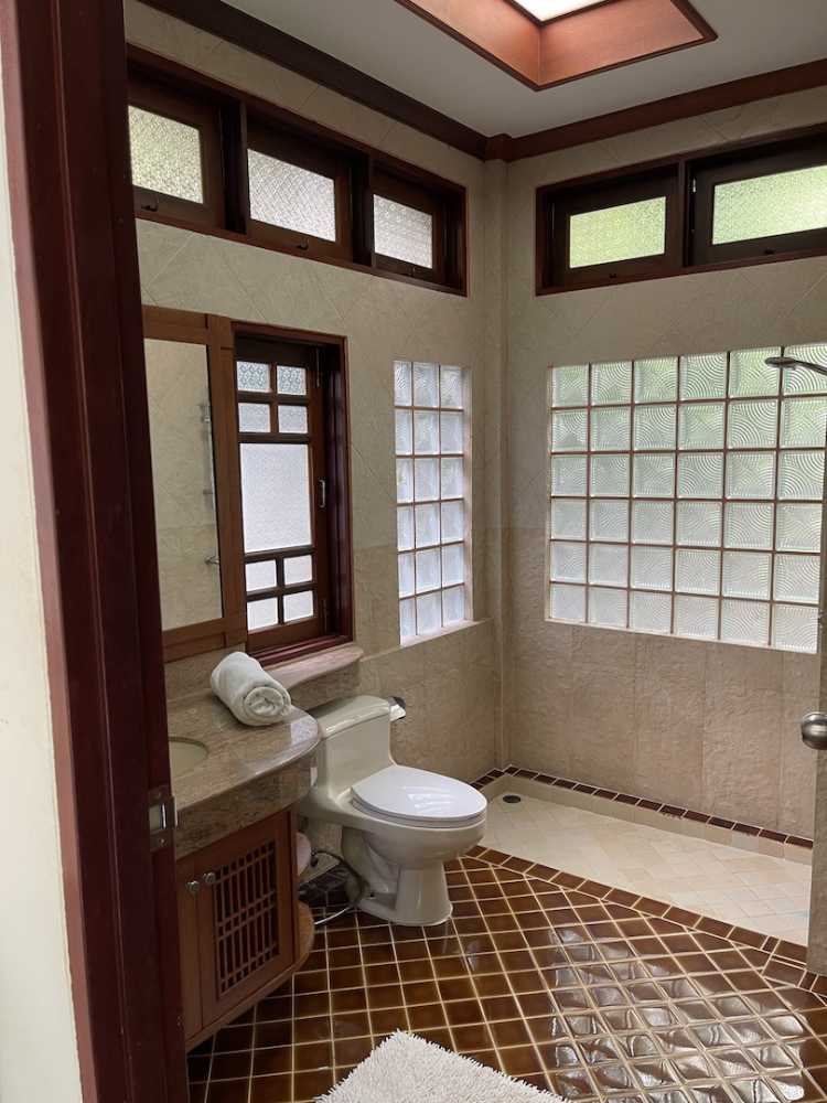 Property image - full photo 12