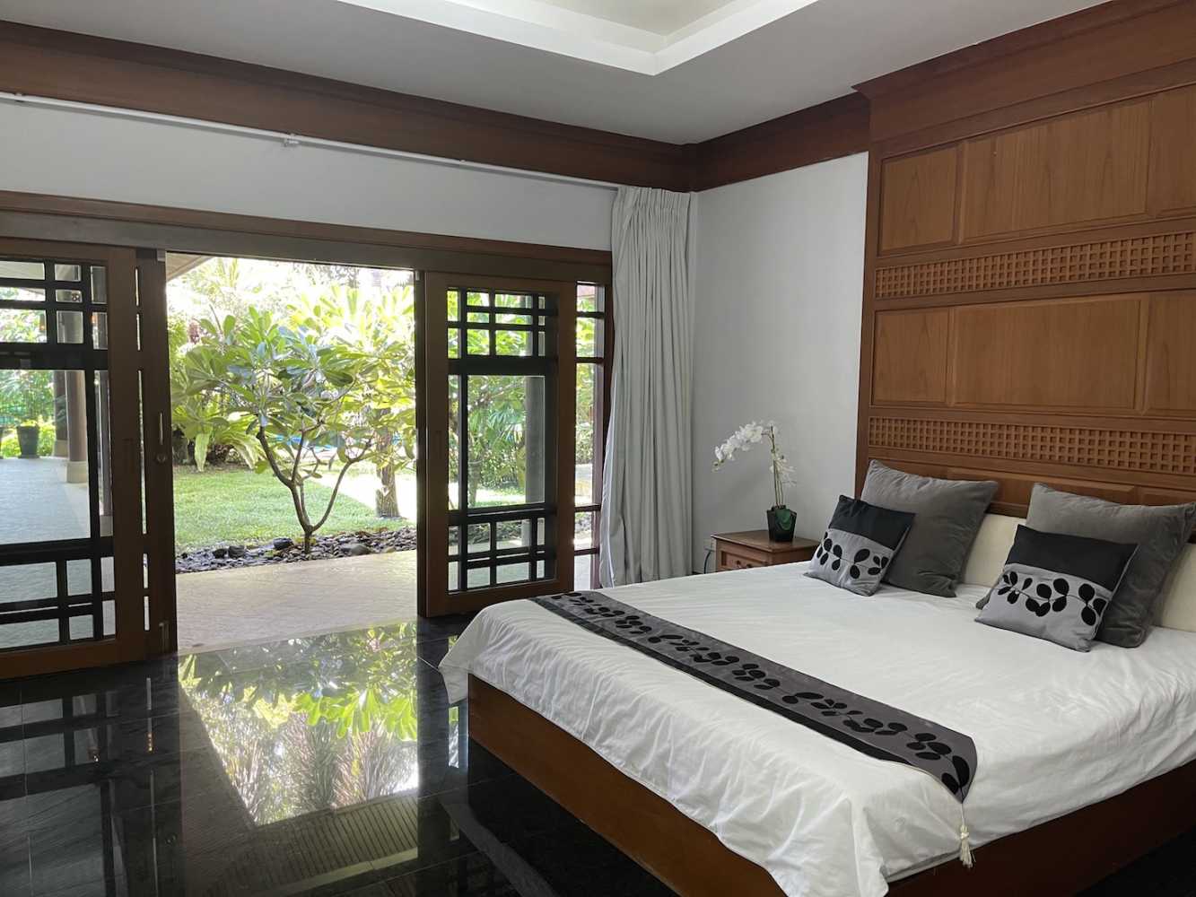 Property image - full photo 11