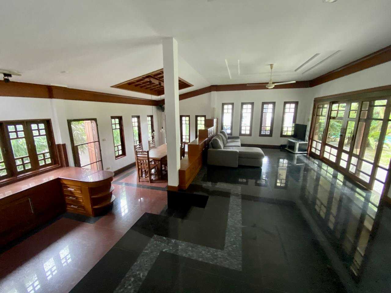 Property image - full photo 5