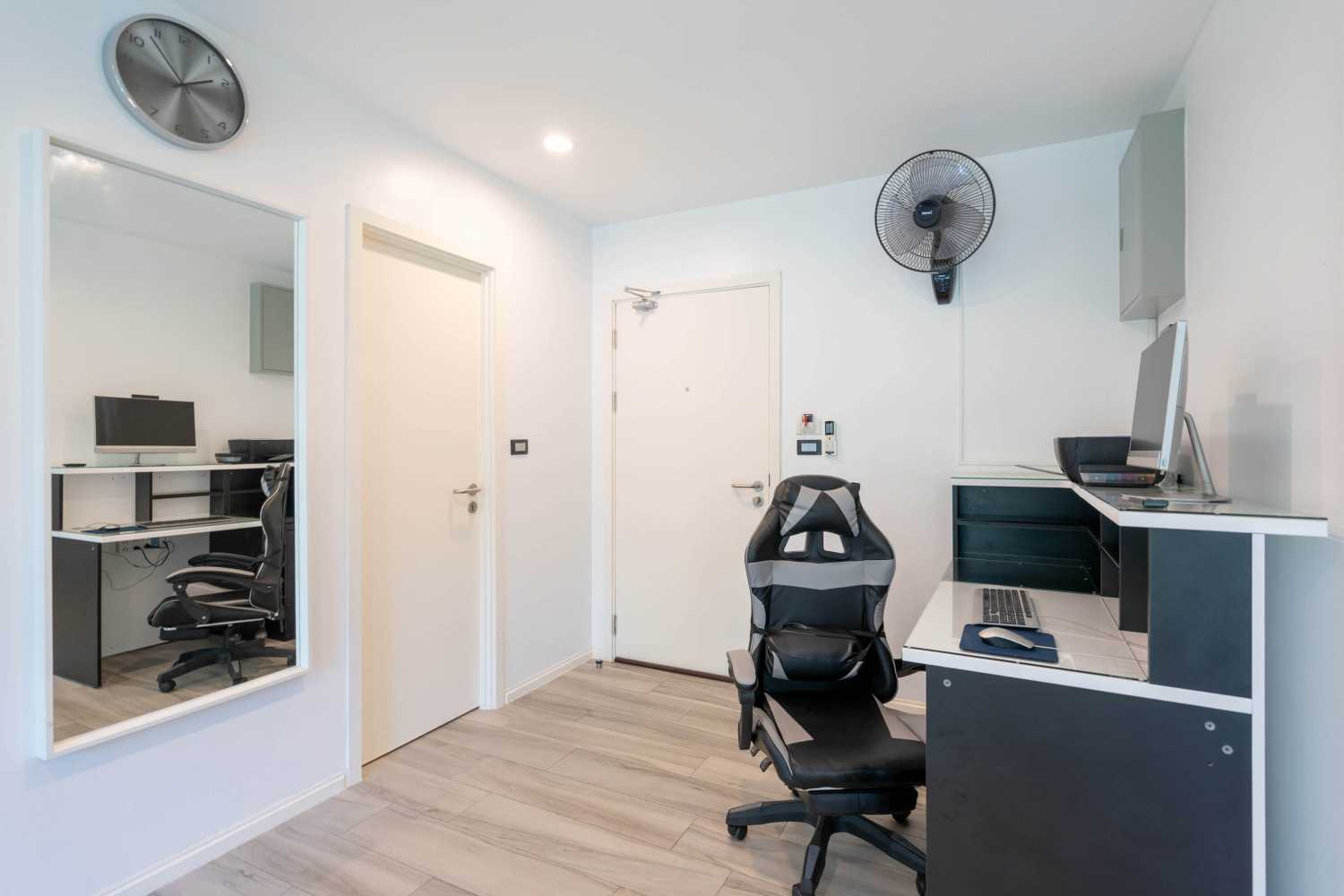 Property image - full photo 12
