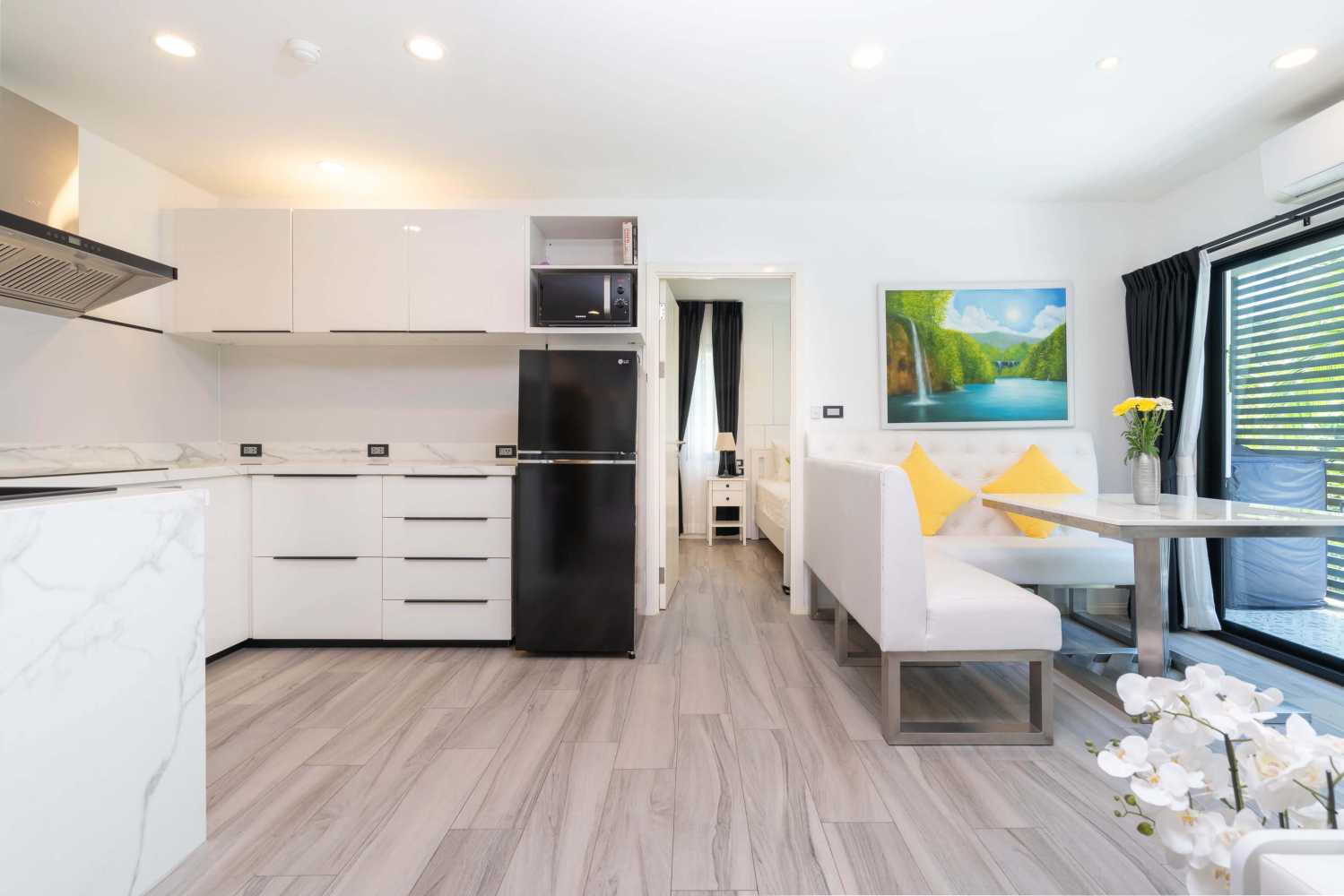 Property image - full photo 6