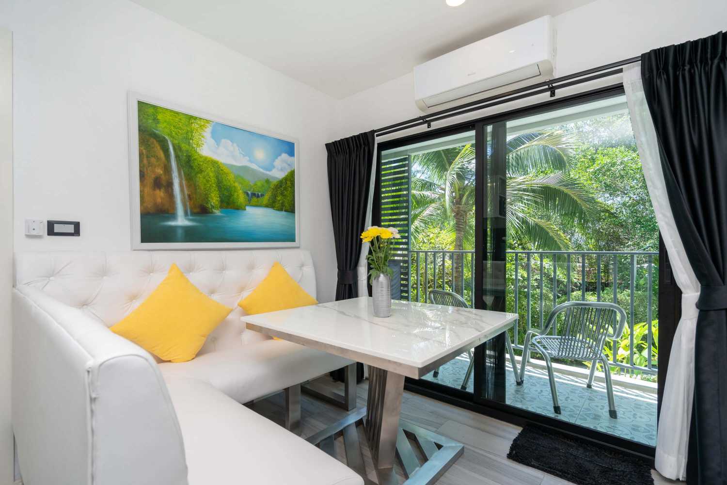 Property image - full photo 1