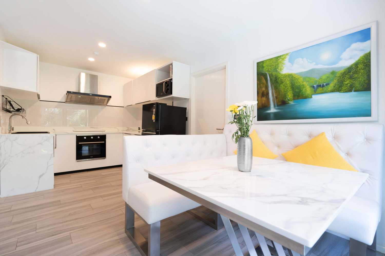 Property image - full photo 9