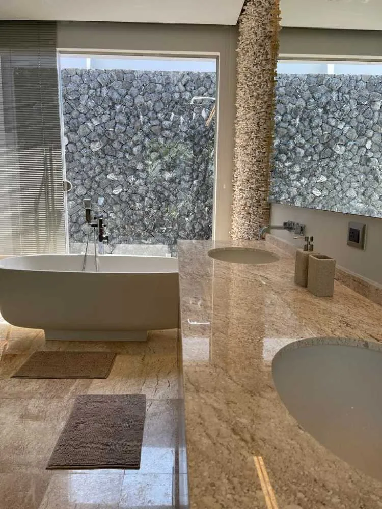 Property image - full photo 18