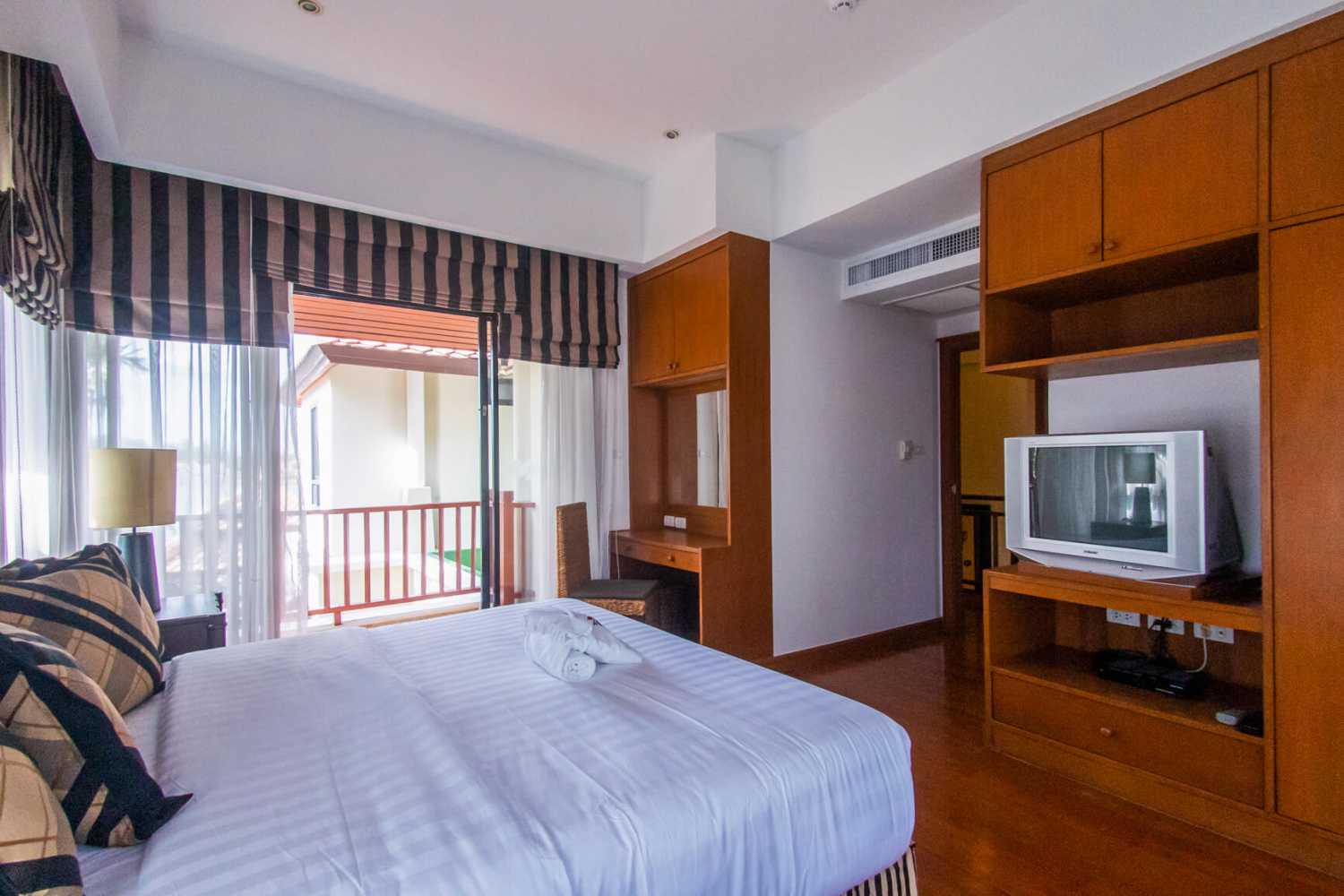 Property image - full photo 12