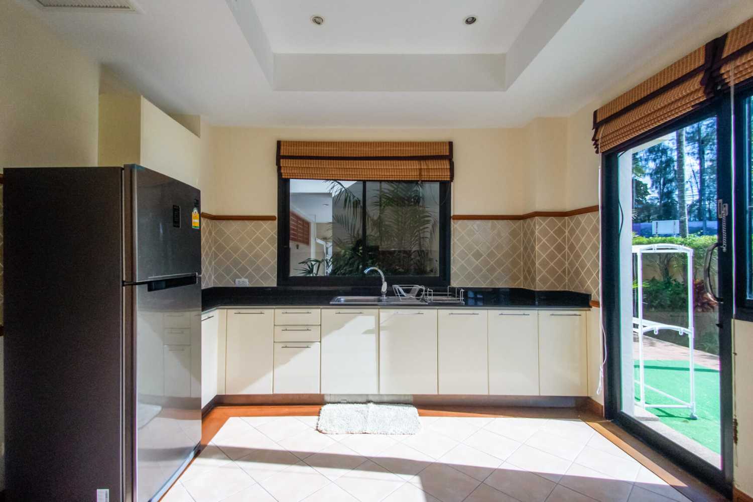 Property image - full photo 9