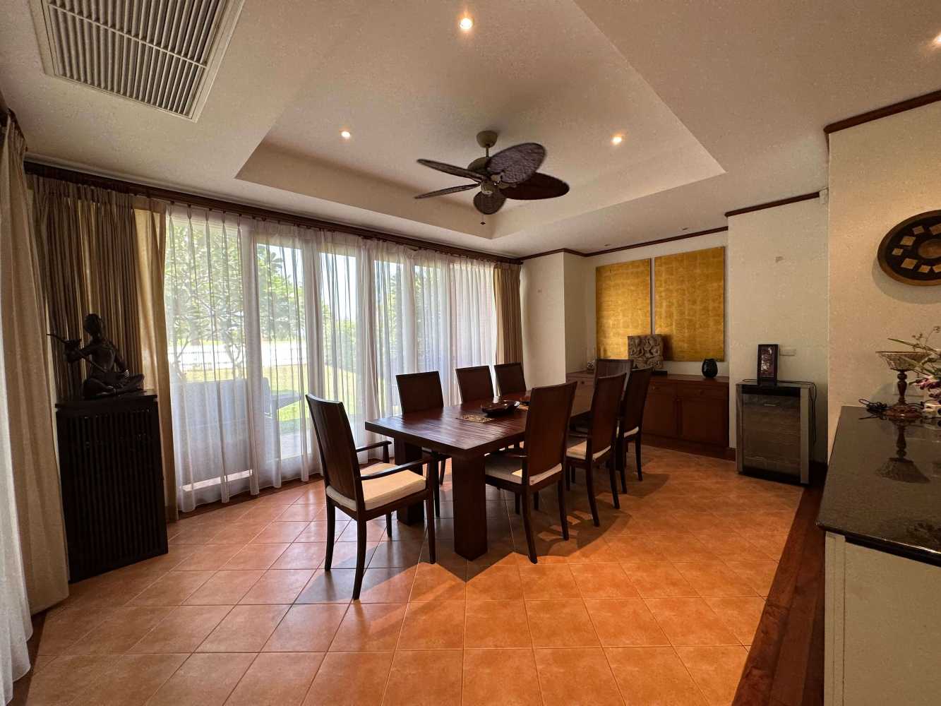 Property image - full photo 4