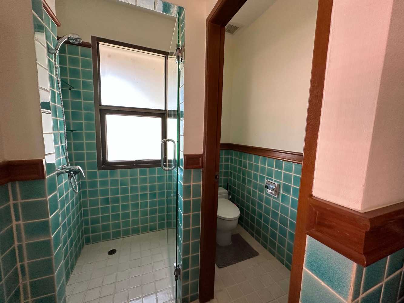 Property image - full photo 16
