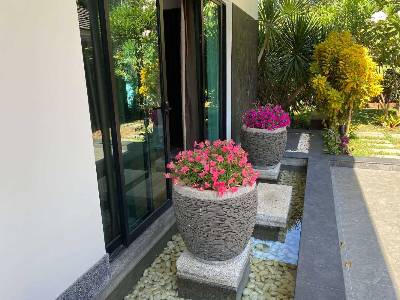 Property image - full photo 10