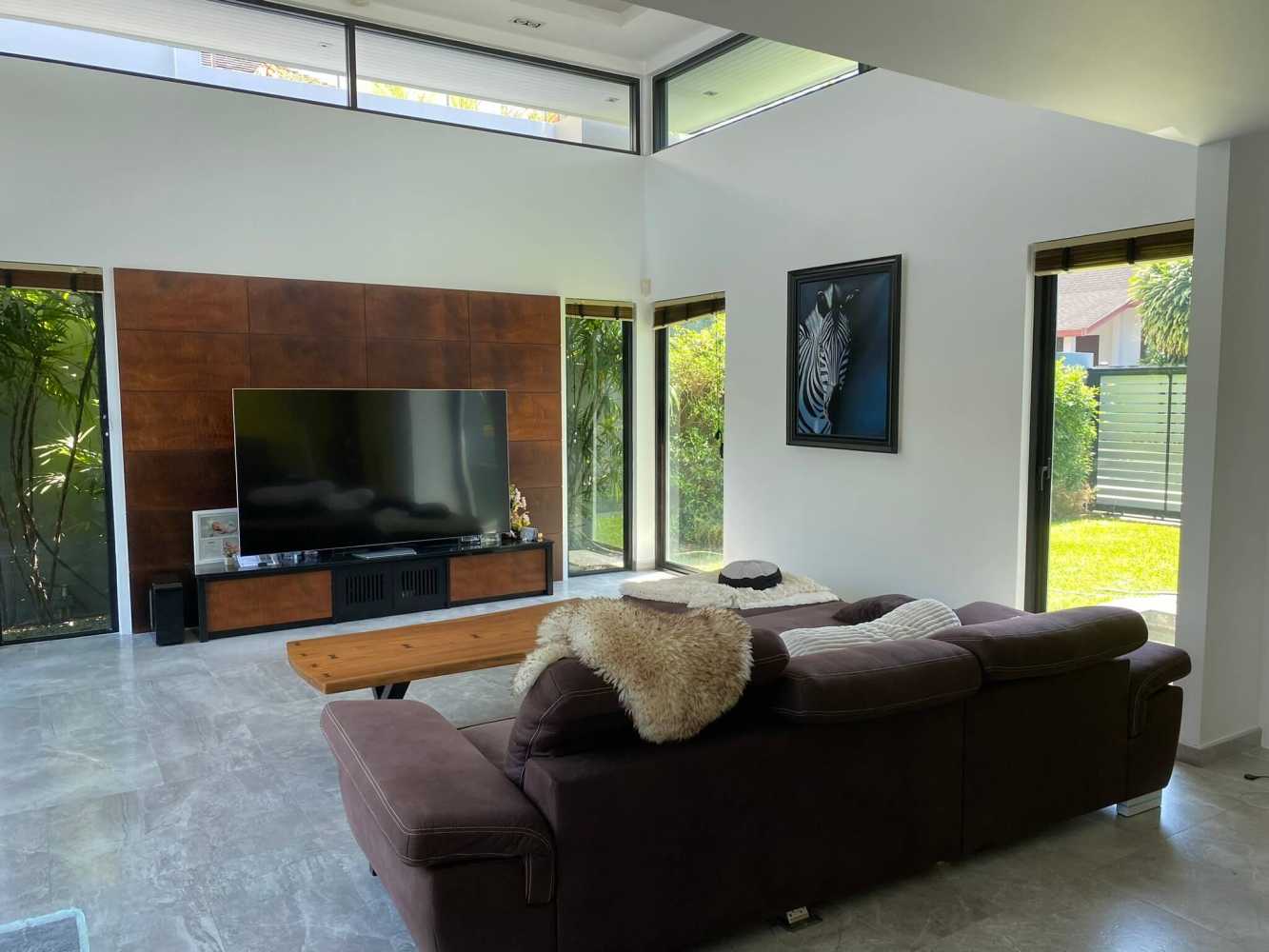 Property image - full photo 2