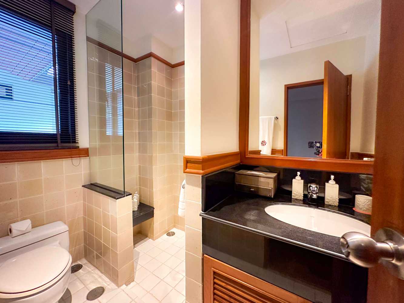 Property image - full photo 22