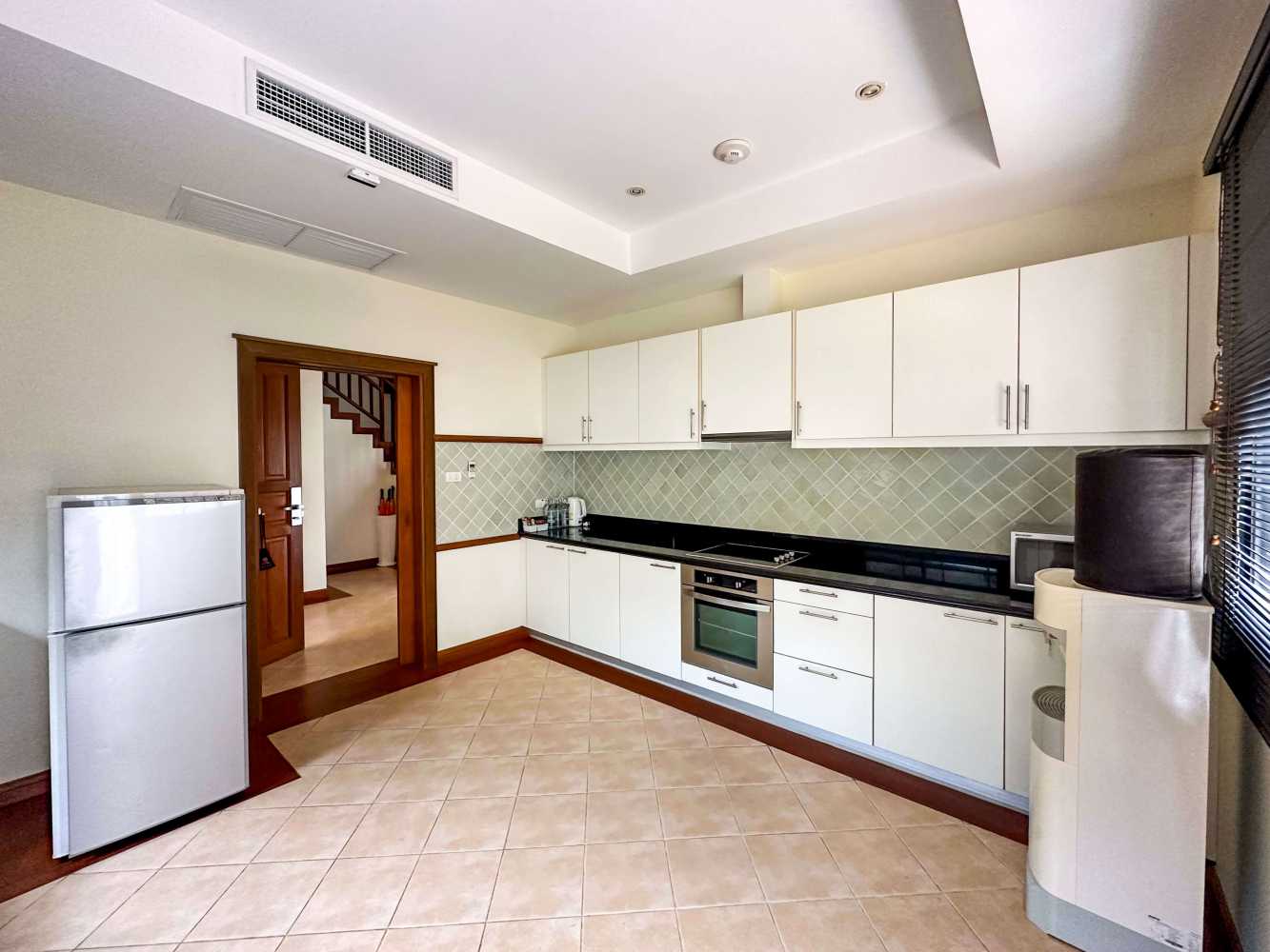 Property image - full photo 9
