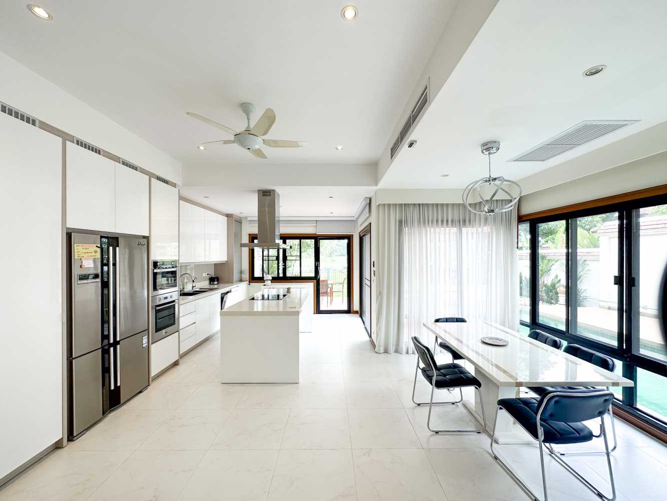 Property image - full photo 5