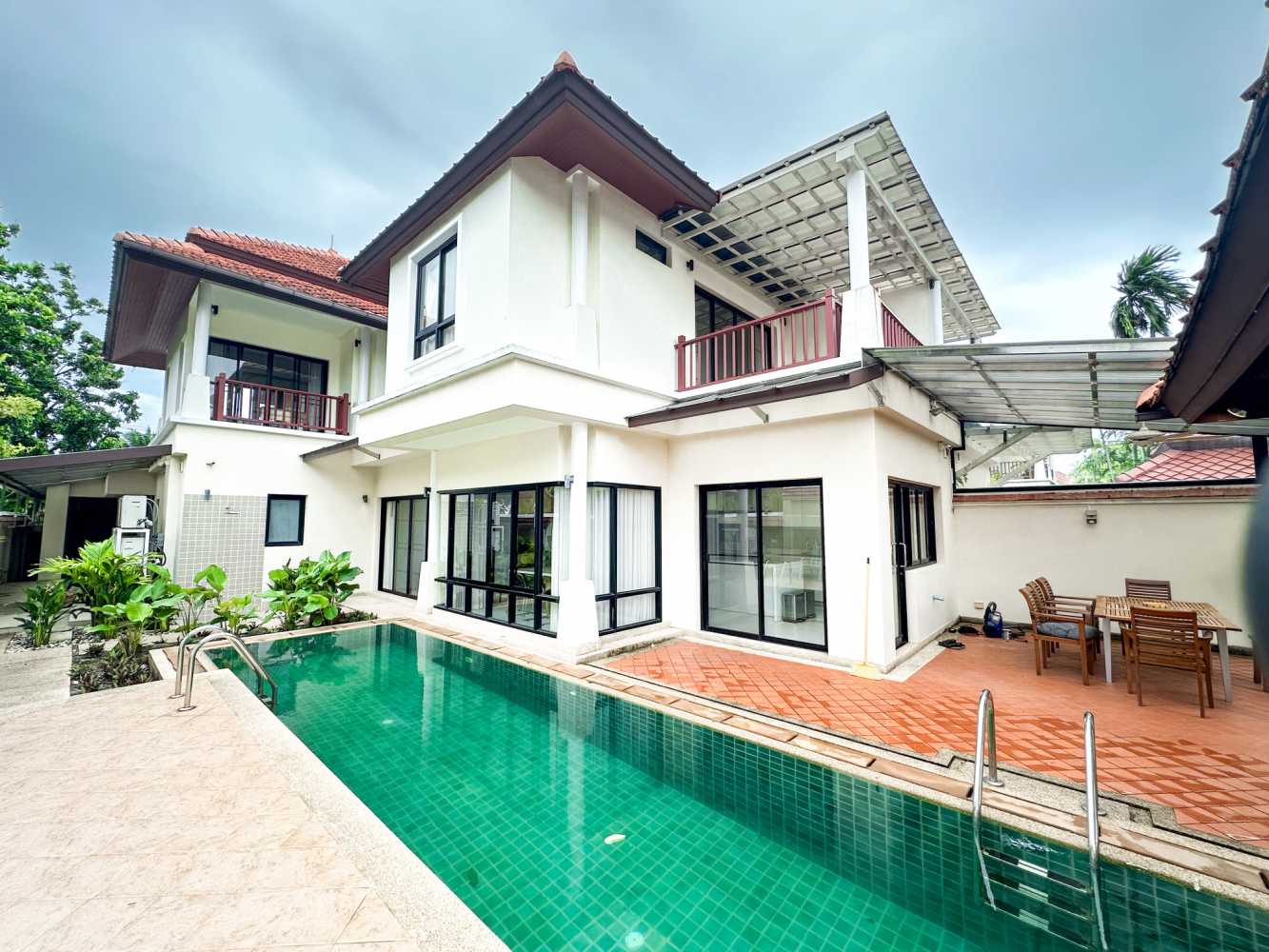 Property image - full photo 1